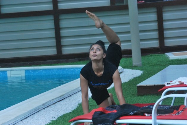 Mahek-Chahel-doing-Yoga