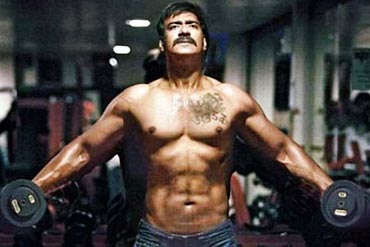 Ajay-Devgn-Singham body