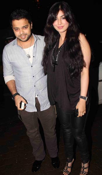 Ayesha-Takia-Farhan-Azmi